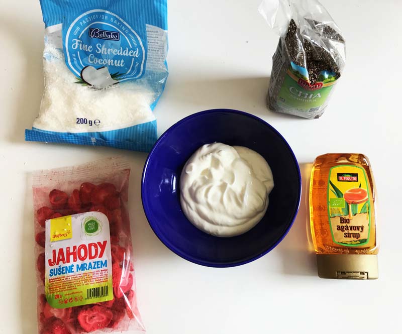 řecký jogurt snídaně