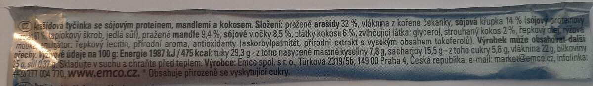 Tyčinka s ořechem a proteinem složení obal